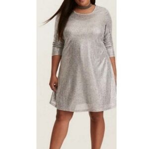🍂🍁NWOT TORRID 1X Silver Metallic Shimmer Ribbed Knit Trapeze Dress